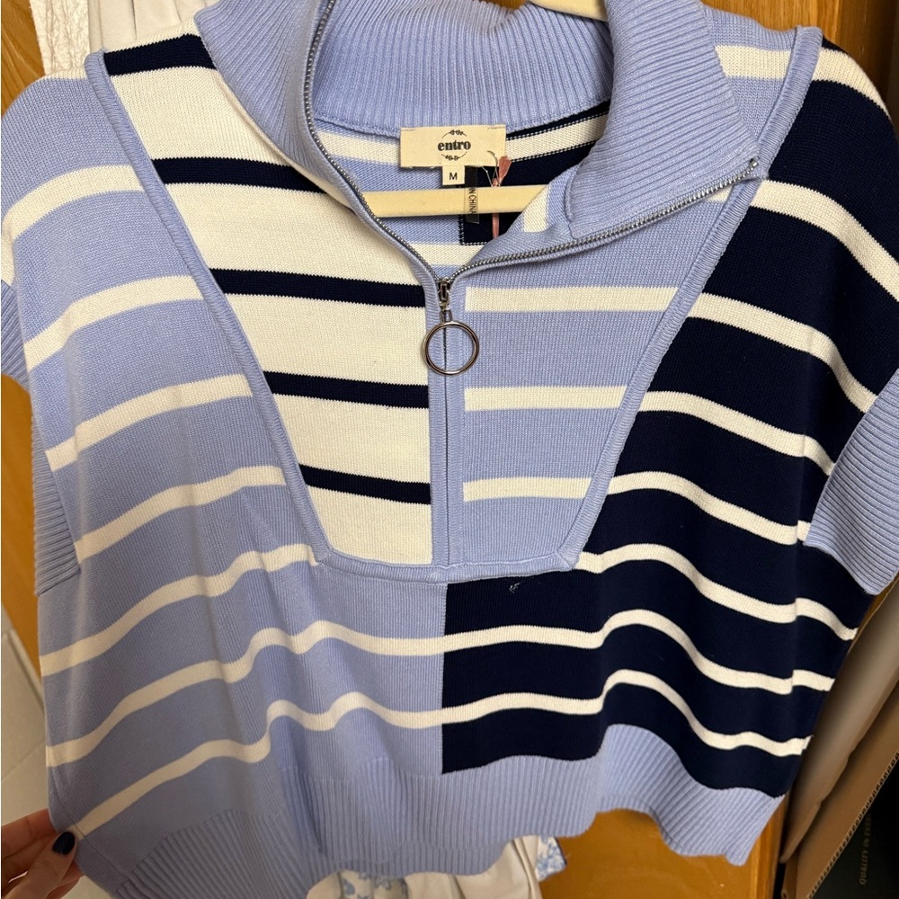 Pullover blue and white